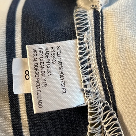 Gianni Bini, size 10, button down dress with belt.  Slits on sides. - Picture 7 of 7